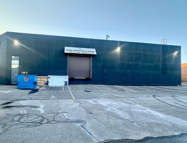 1122 Lorimar Dr, Mississauga, ON à louer - Photo du bâtiment - Image 3 de 7