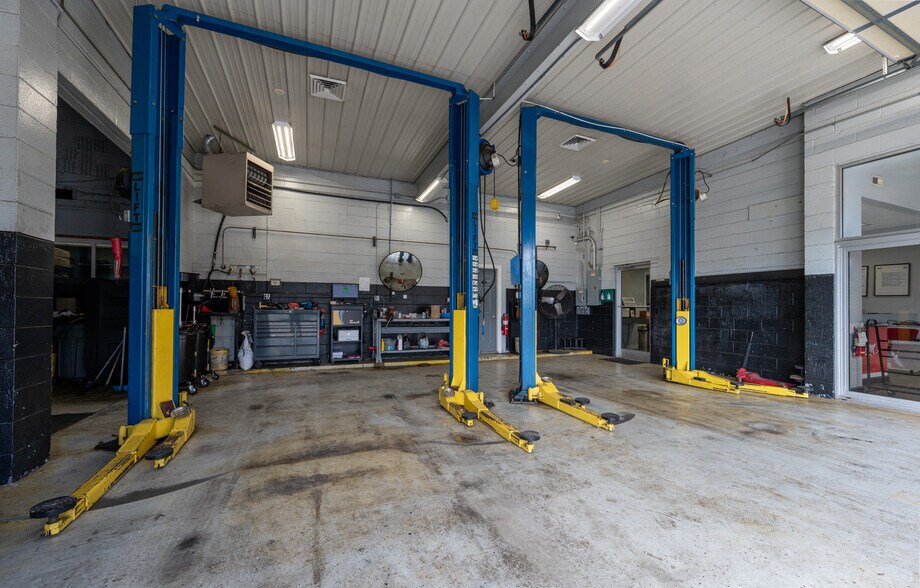 1426 S Miami Blvd, Durham, NC for sale - Building Photo - Image 3 of 13