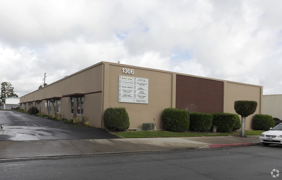 1366 Logan Ave, Costa Mesa, CA for lease - Building Photo - Image 3 of 9