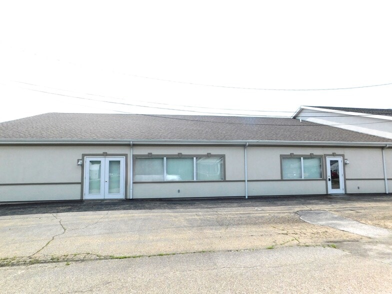 215 Nieman St, Sunman, IN à louer - Photo du bâtiment - Image 2 de 35