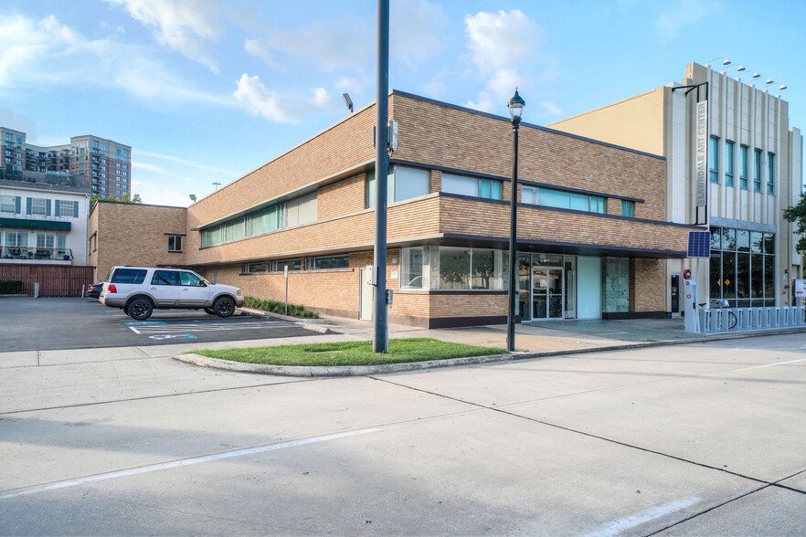 4916 Main St, Houston, TX for lease - Building Photo - Image 2 of 18