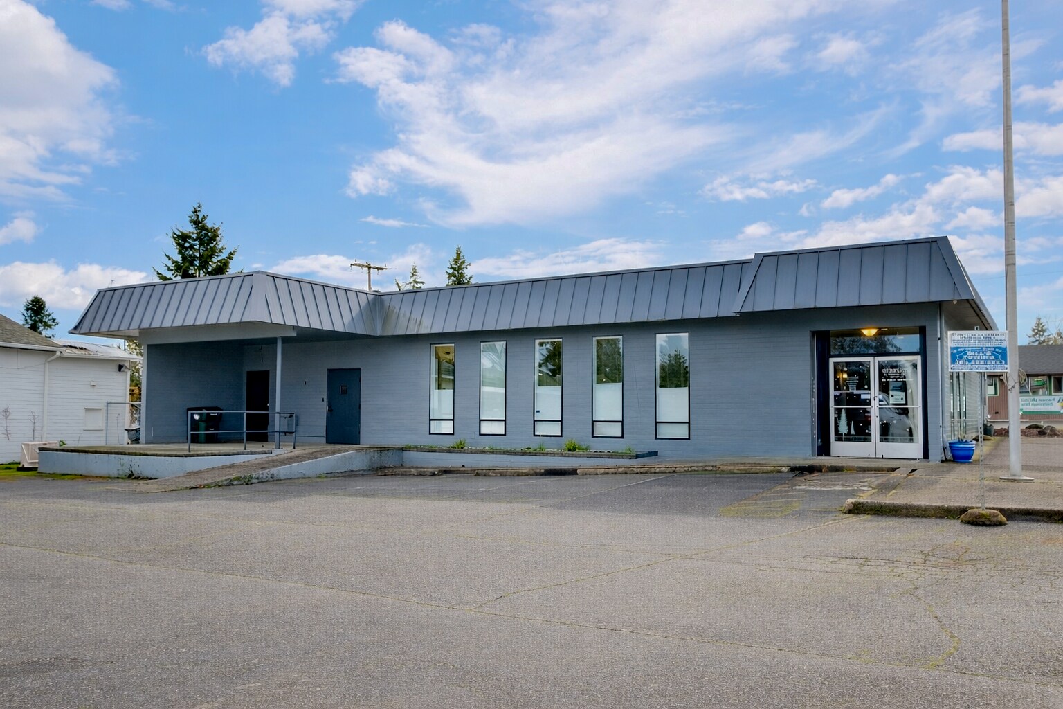 301 Yelm Ave E, Yelm, WA à louer Photo principale- Image 1 de 7