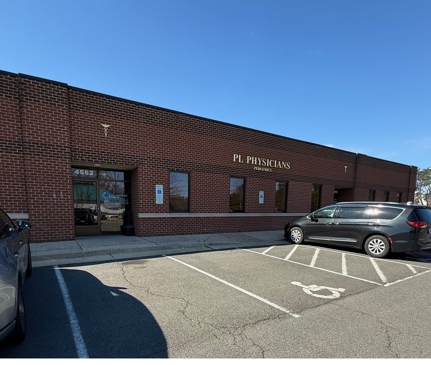 4550-4552 Empire Ct, Fredericksburg, VA for lease Primary Photo- Image 1 of 5