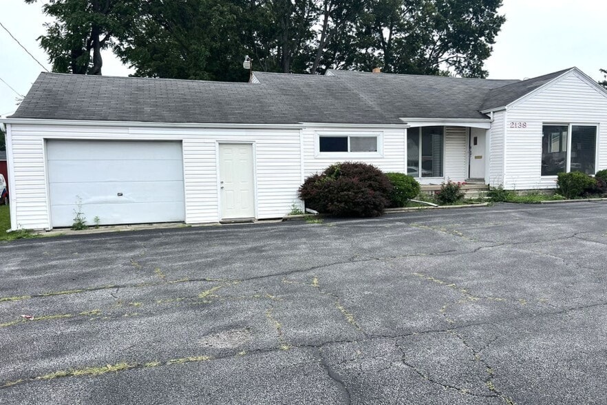 2138 N Reynolds Rd, Toledo, OH for lease - Building Photo - Image 2 of 2