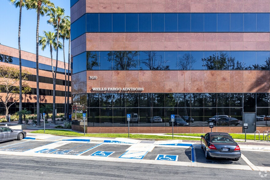 3020 Old Ranch Pky, Seal Beach, CA à vendre - Photo du bâtiment - Image 2 de 31