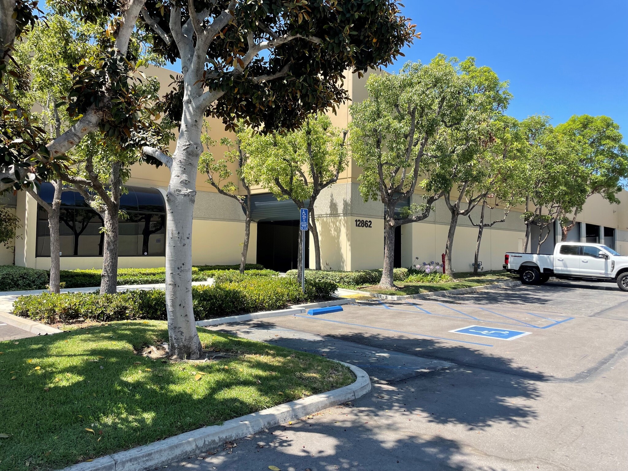 12850-12862 E Florence Ave, Santa Fe Springs, CA for lease Primary Photo- Image 1 of 5