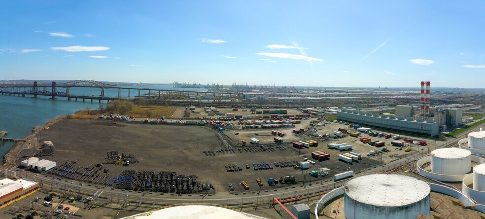 1111 Delancy St, Newark, NJ à louer - Photo du bâtiment - Image 2 de 2