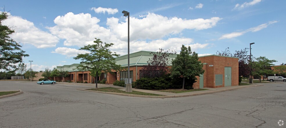 6645 Kitimat Rd, Mississauga, ON à vendre - Photo principale - Image 1 de 1