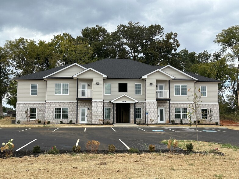 5438 Bakers Springs St, Bowling Green, KY for sale - Primary Photo - Image 1 of 12