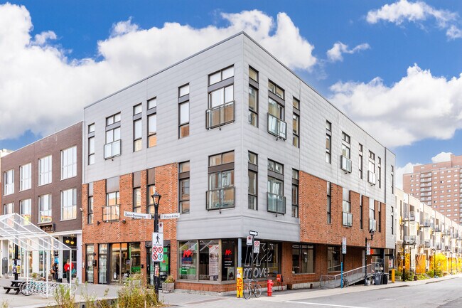 Plus de détails pour 58 Rue Prince-Arthur E, Montréal, QC - Commerce de détail à louer