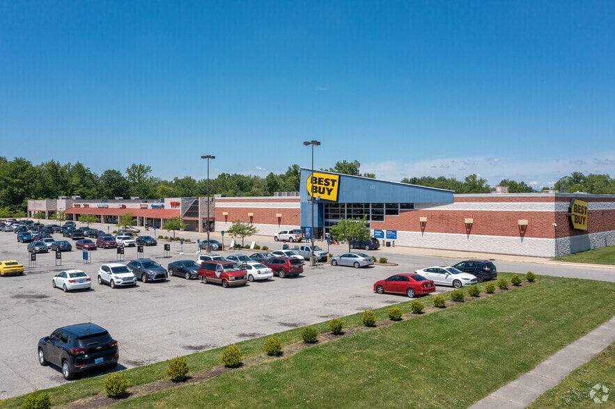 4235-4259 Outer Loop, Louisville, KY for lease - Building Photo - Image 1 of 5