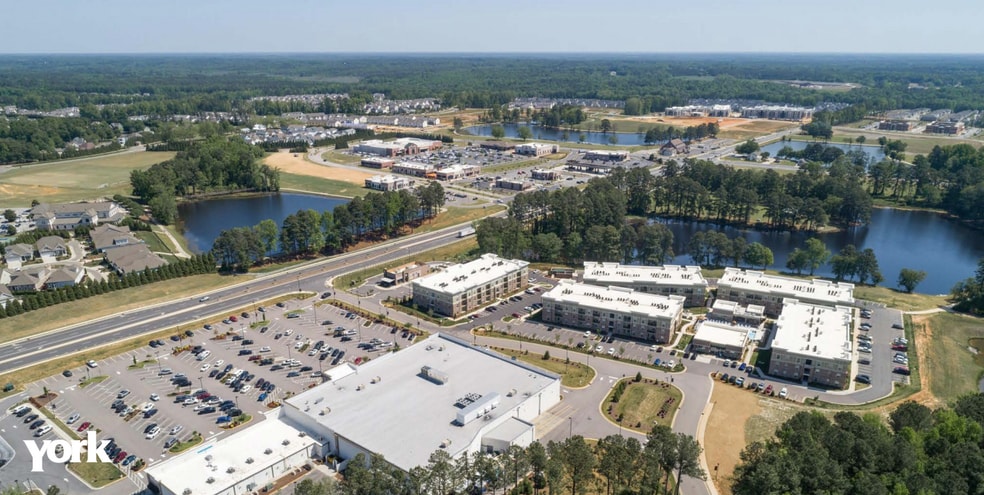 4880 E NC 42 Hwy, Clayton, NC à vendre - Photo du bâtiment - Image 1 de 2