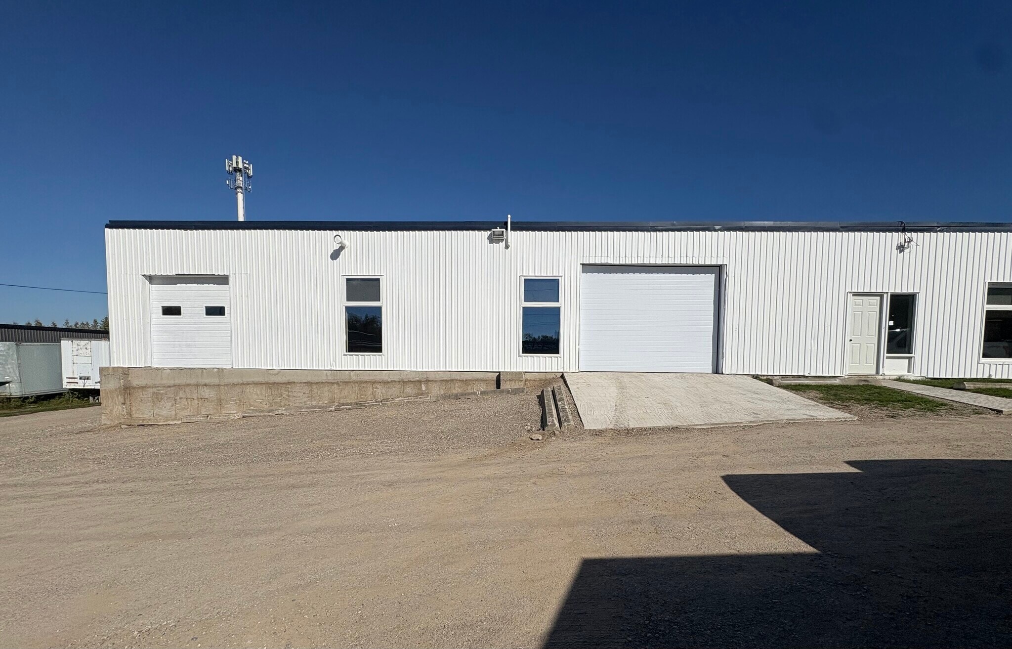 115 Centennial Rd, Shelburne, ON à louer Photo du bâtiment- Image 1 de 11