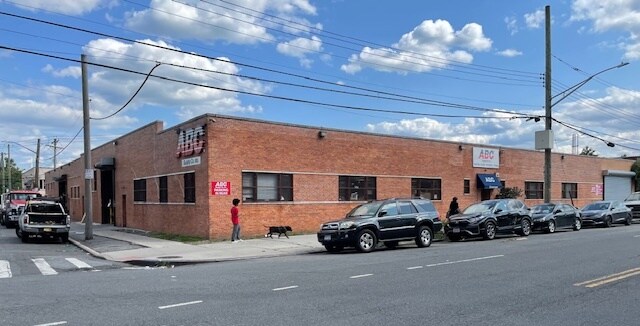 2236 Conner St, Bronx, NY à louer - Photo du bâtiment - Image 3 de 4