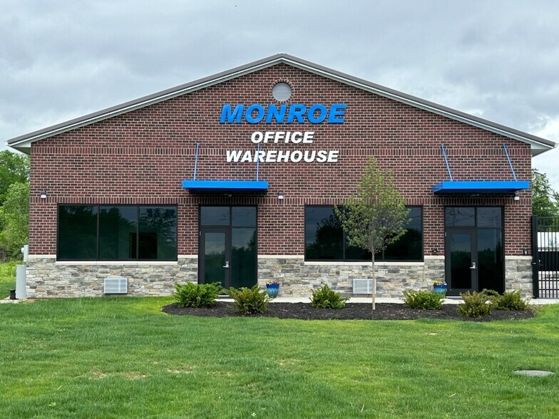 1031 Baker Dr, Monroe, OH à louer - Photo du bâtiment - Image 2 de 10