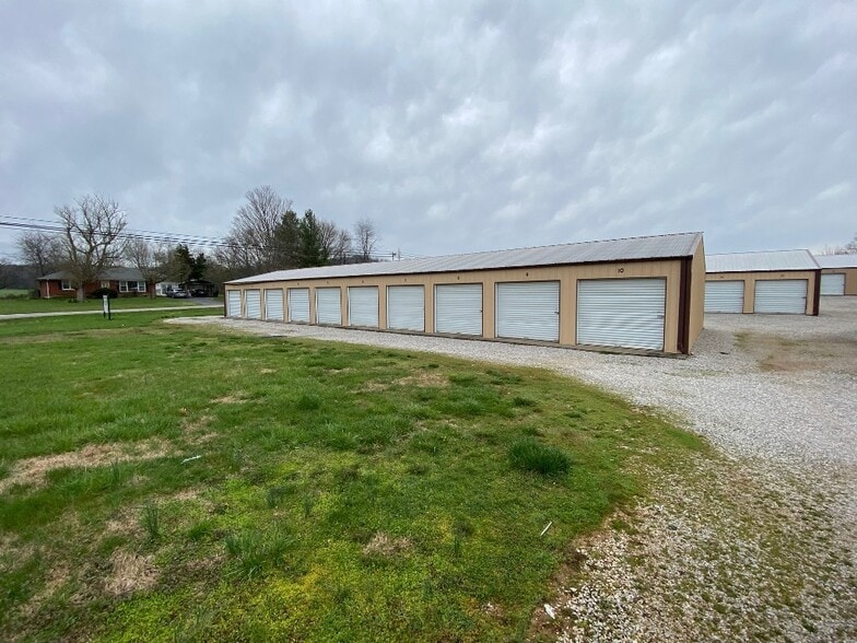 1101 E Main St, Horse Cave, KY for sale - Building Photo - Image 2 of 16