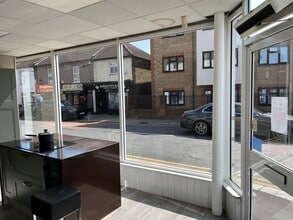 1 Broadway St, Grays for lease Interior Photo- Image 2 of 5