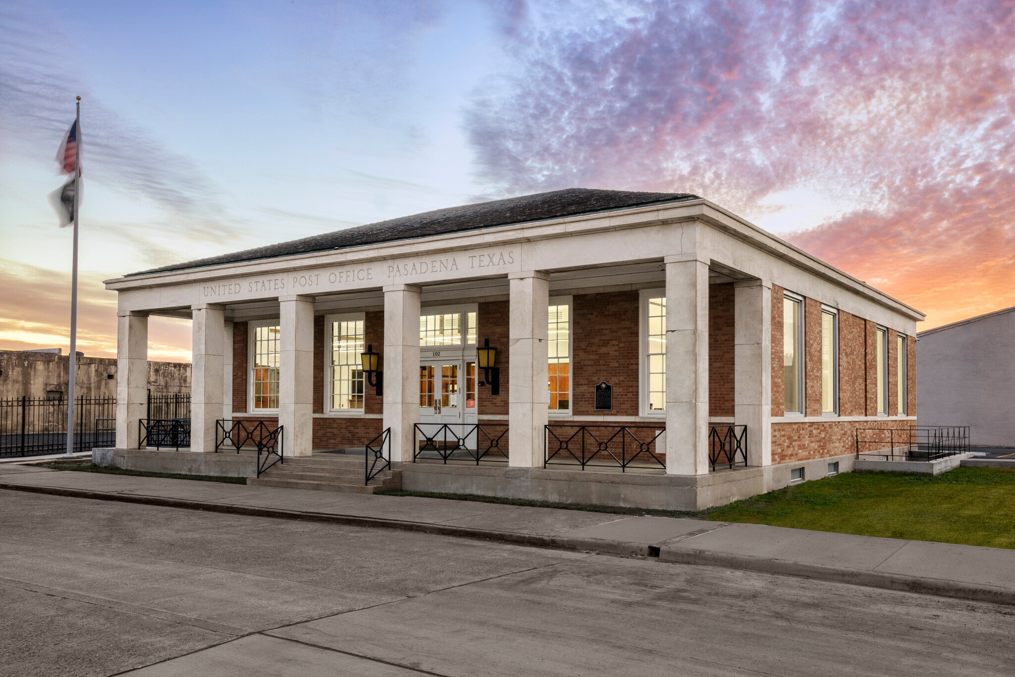 102 N Munger St, Pasadena, TX for lease Building Photo- Image 1 of 9