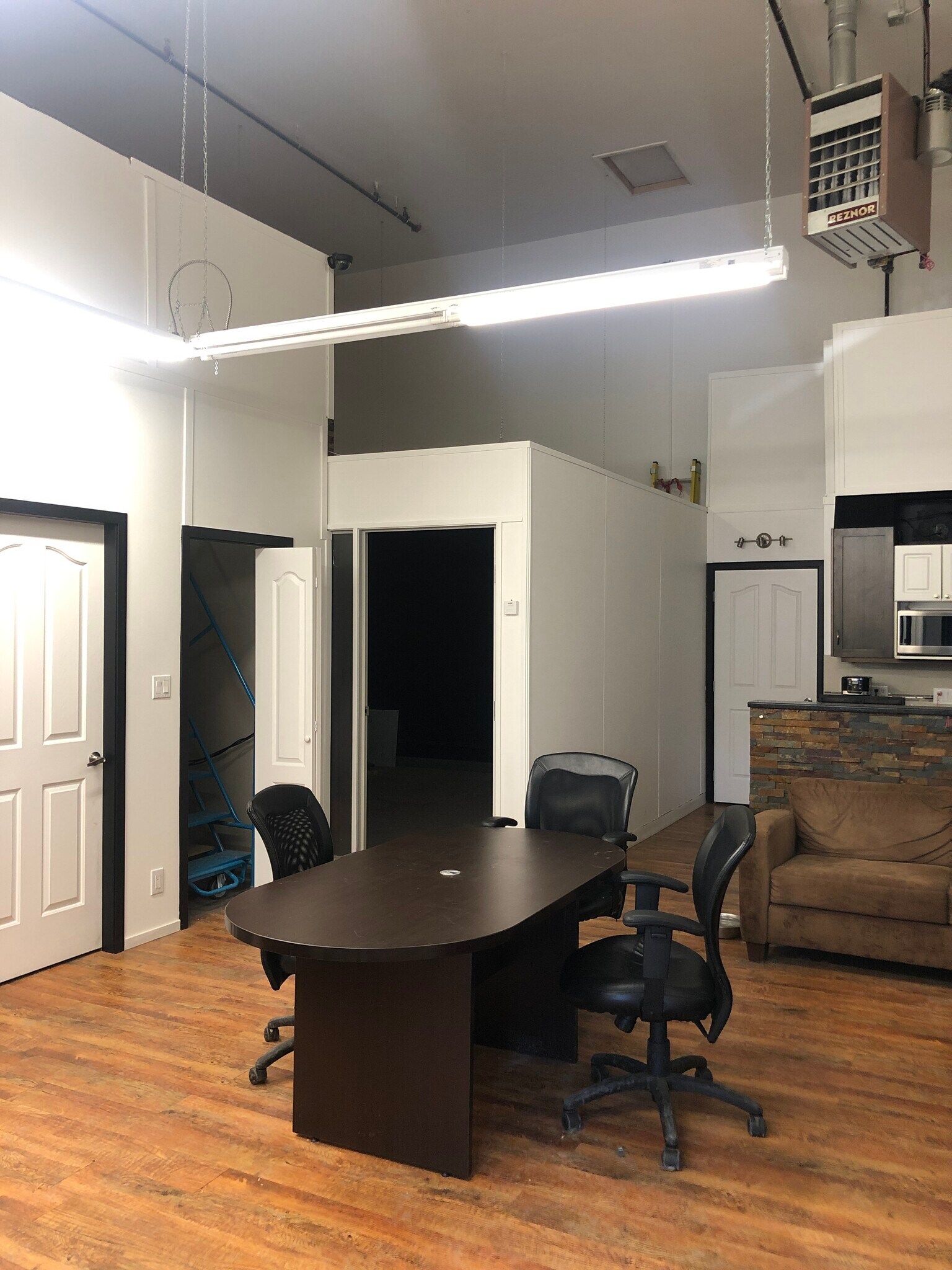 3208 8th Ave NE, Calgary, AB for sale Building Photo- Image 1 of 1