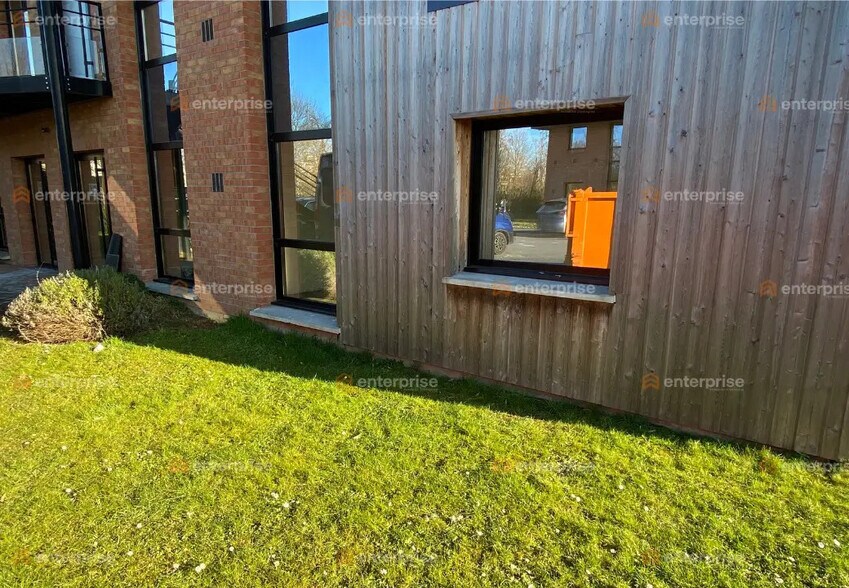 Bureau dans VILLENEUVE-D'ASCQ à louer - Photo du bâtiment - Image 2 de 6