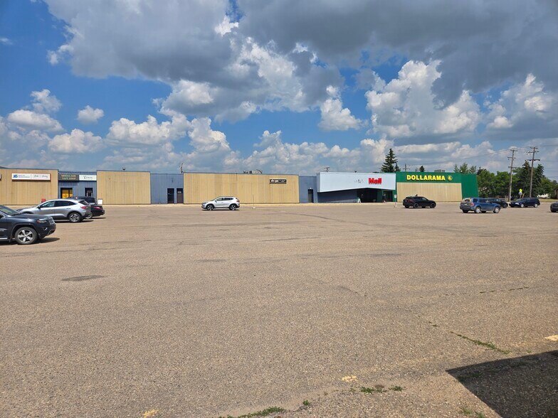 4420 Railway Av, Vermilion, AB à louer - Photo du bâtiment - Image 1 de 8