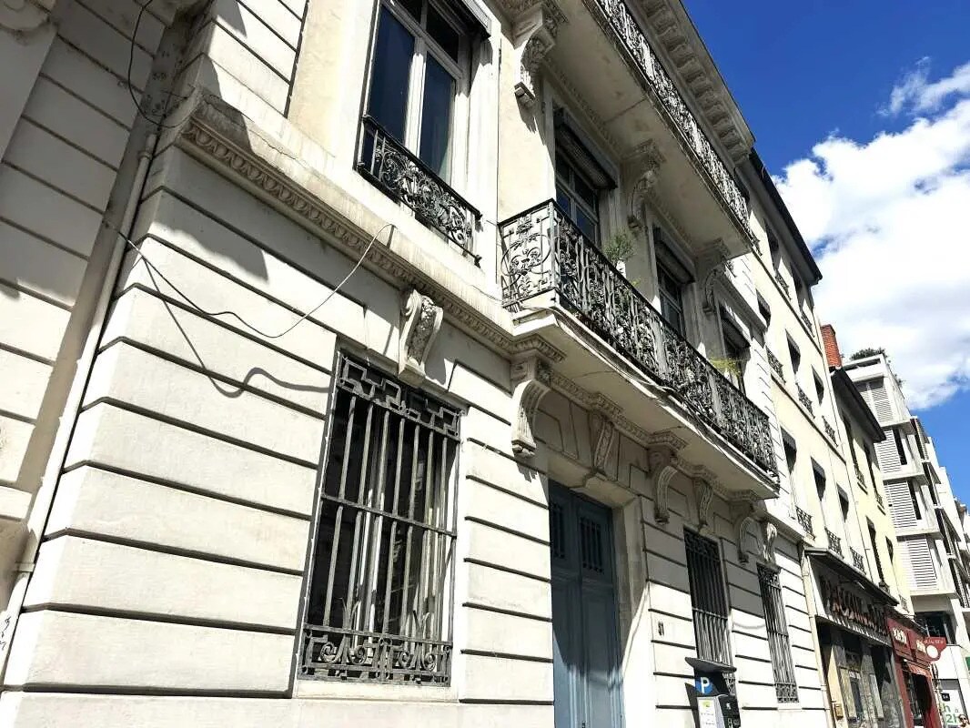 Office in Lyon for lease Building Photo- Image 1 of 6