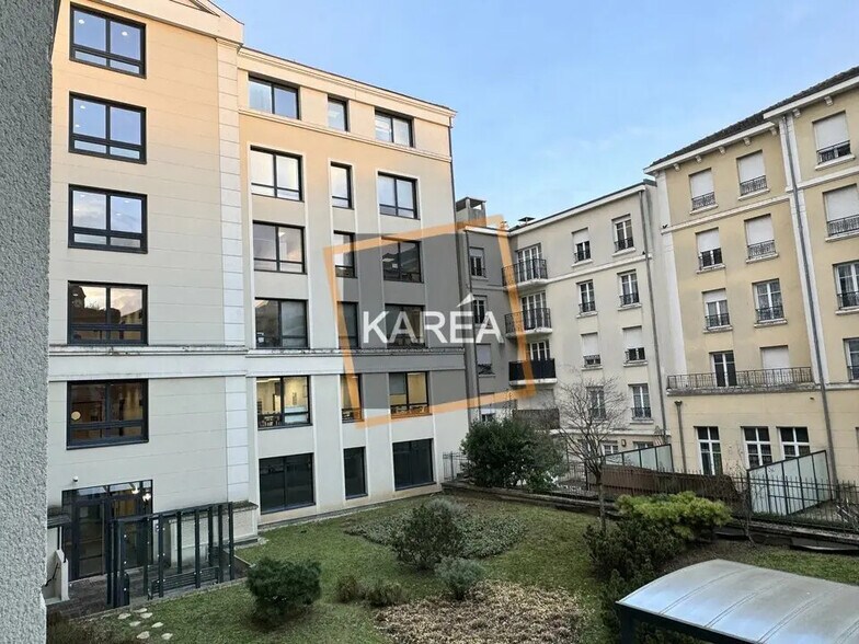 Bureau dans Bussy-Saint-Georges à louer - Photo principale - Image 3 de 10