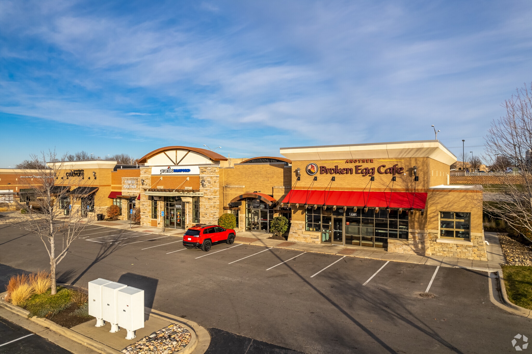13366-13386 Metcalf Ave, Overland Park, KS for lease Primary Photo- Image 1 of 9