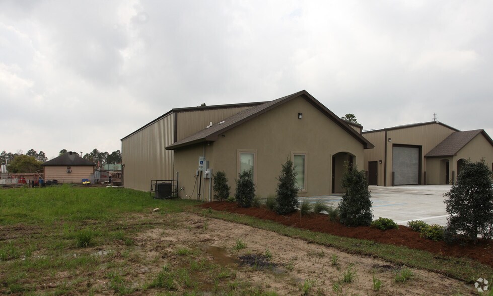 10242 Patriot Dr, Baton Rouge, LA à vendre - Photo du bâtiment - Image 3 de 3