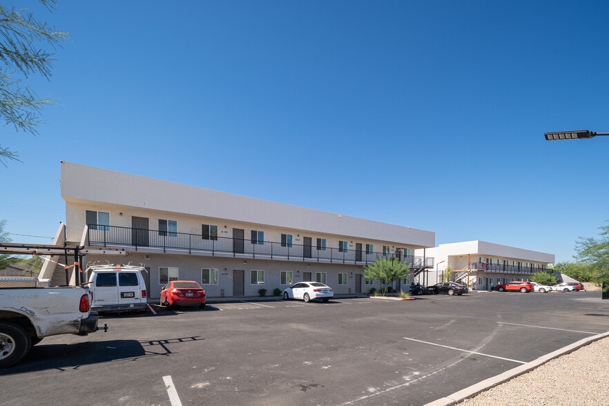 2121 W Adams St, Phoenix, AZ à vendre - Photo du bâtiment - Image 2 de 8