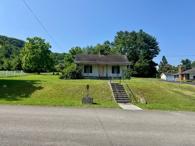 1388 Ritter Dr, Daniels, WV à vendre - Photo du bâtiment - Image 2 de 37