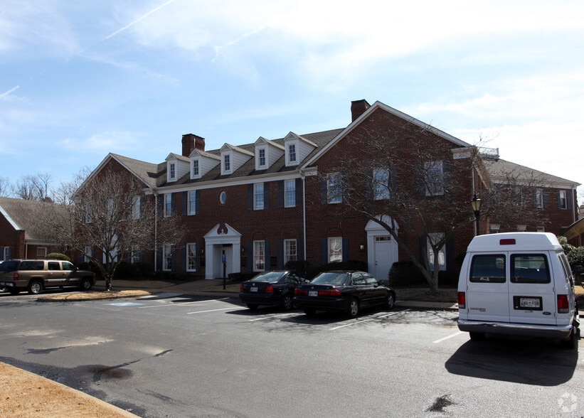 7515 Corporate Centre Dr, Germantown, TN for lease - Building Photo - Image 3 of 9