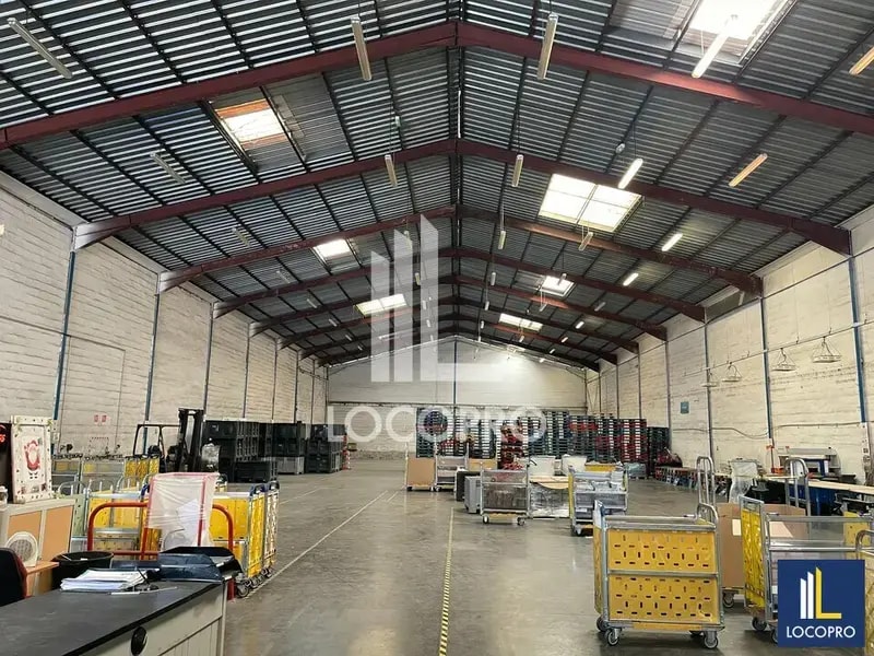 Flex in Marseille for lease Interior Photo- Image 1 of 5