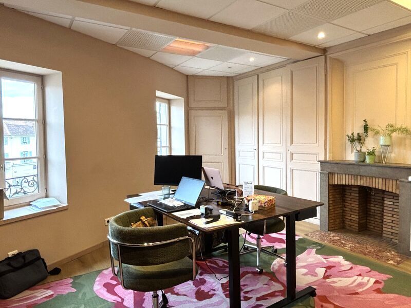 Office in Tassin-la-Demi-Lune for lease Interior Photo- Image 1 of 8