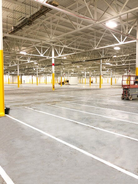 1981 James E Sauls SR Dr, Batavia, OH for lease - Interior Photo - Image 3 of 3