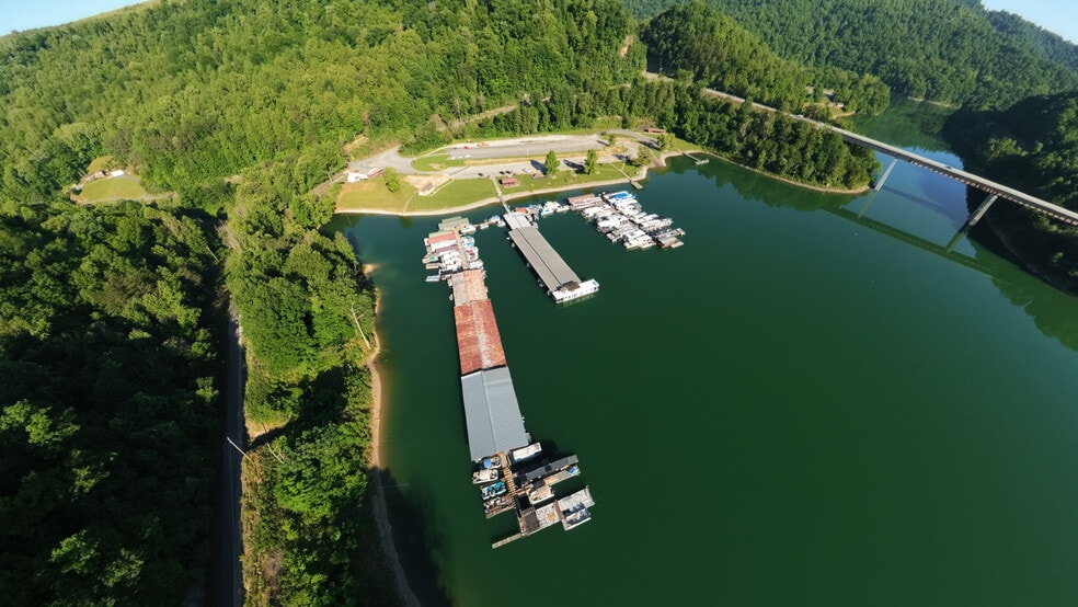 217 Big Smith Br, Sassafras, KY for sale - Building Photo - Image 2 of 31