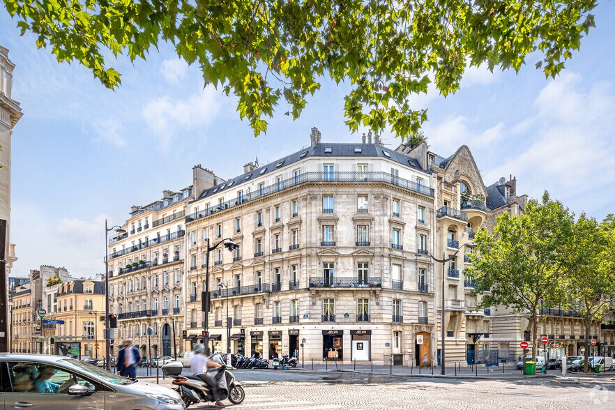 32 Avenue Marceau, Paris for lease - Primary Photo - Image 1 of 4