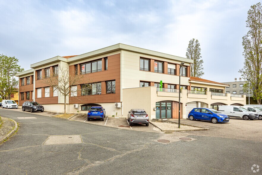 Office in Dardilly for sale - Primary Photo - Image 1 of 2