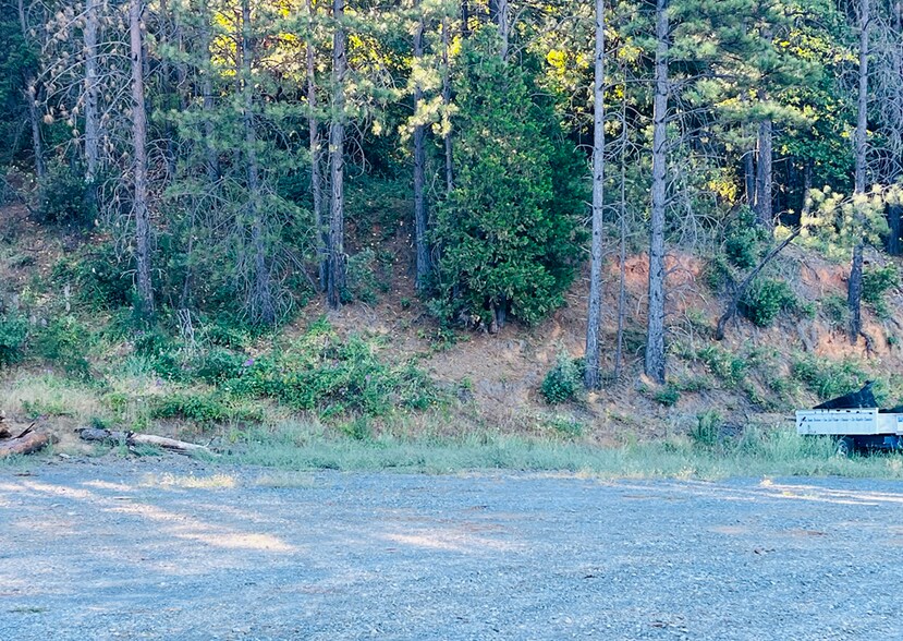 11452 E Bennett Rd, Grass Valley, CA à louer - Photo du bâtiment - Image 3 de 23