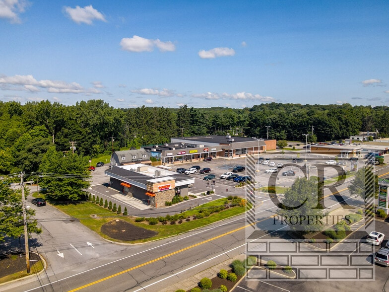 40 Vassar Rd, Poughkeepsie, NY à vendre - Photo du bâtiment - Image 2 de 43