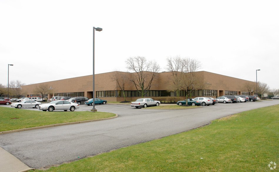 771 Dearborn Park Ln, Columbus, OH for lease - Primary Photo - Image 1 of 6