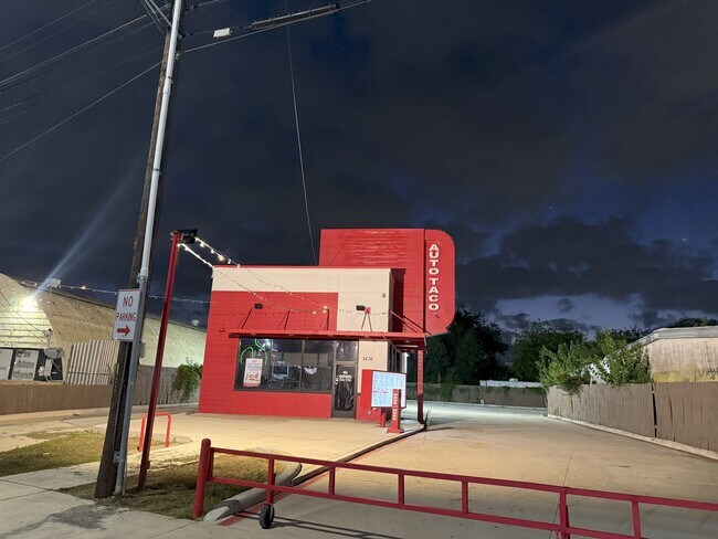 Plus de détails pour 3436 Roosevelt Ave, San Antonio, TX - Commerce de détail à louer