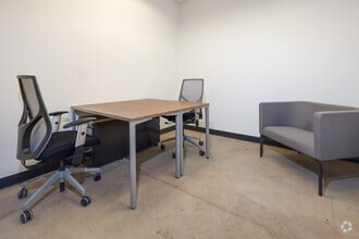 5113 S Harper Ave, Chicago, IL for lease Building Photo- Image 2 of 2