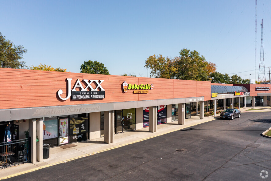 314-340 Army Trail Rd, Glendale Heights, IL for lease - Building Photo - Image 1 of 4