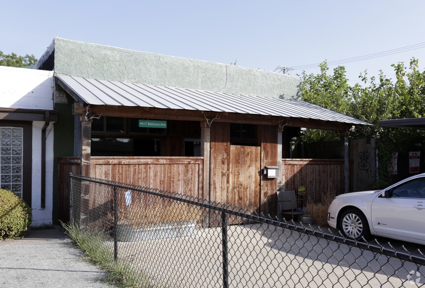 4417 Belmont Ave, Dallas, TX for lease - Building Photo - Image 2 of 7