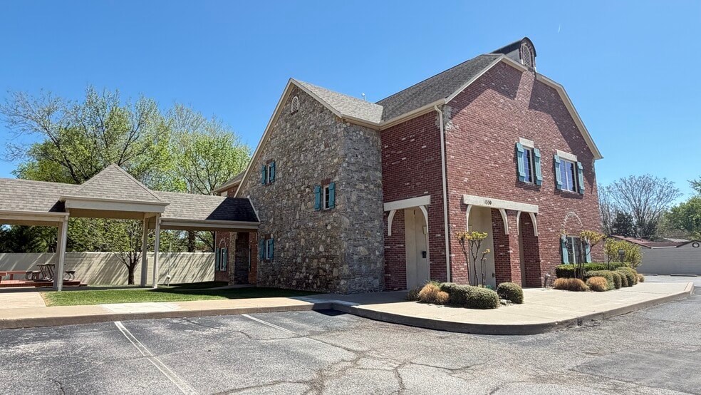 1330 E 43rd Ct, Tulsa, OK for lease - Building Photo - Image 2 of 6