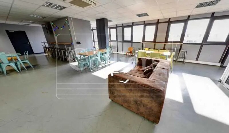 Bureau dans Aix-en-Provence à louer - Photo du bâtiment - Image 3 de 9