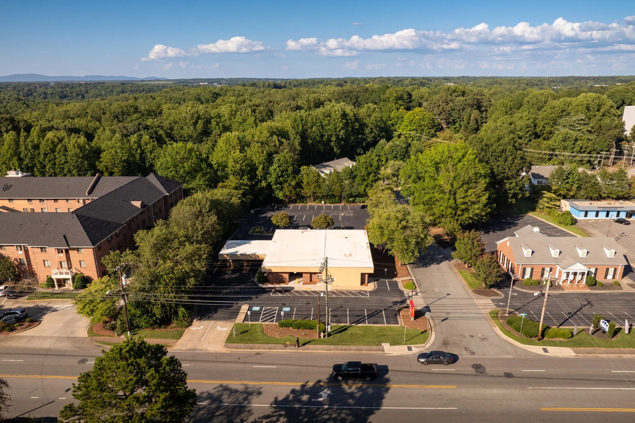 2925 Reynolda Rd, Winston-Salem, NC à vendre Photo du bâtiment- Image 1 de 11