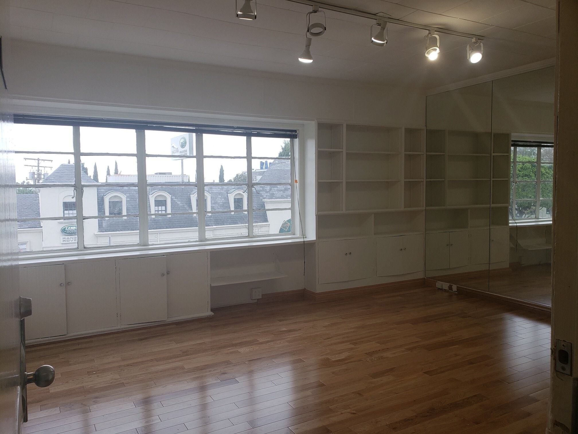 9157-9163 W Sunset Blvd, West Hollywood, CA for lease Interior Photo- Image 1 of 2