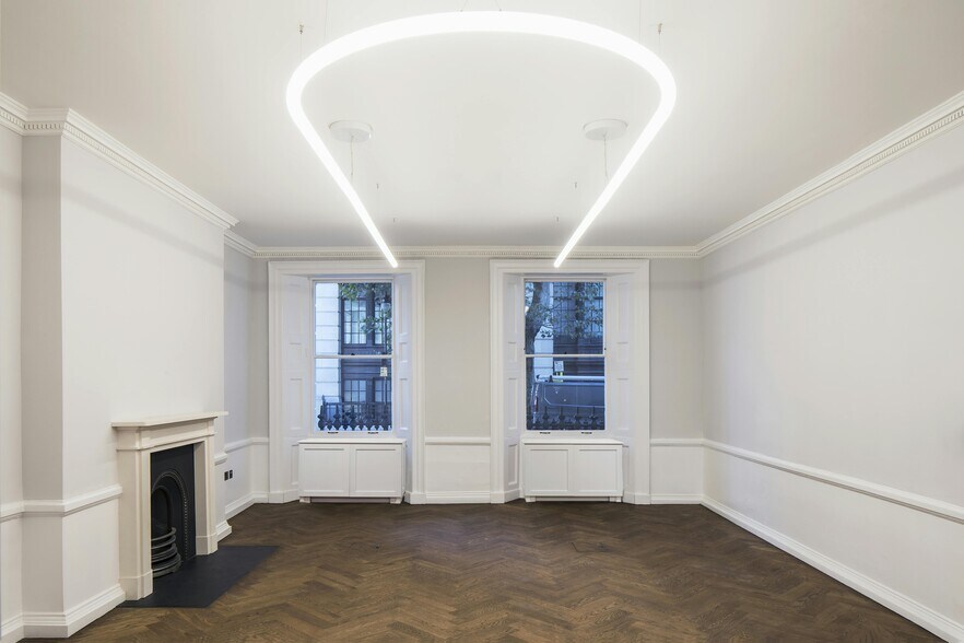 4 Bloomsbury Pl, Londres à louer - Photo du bâtiment - Image 3 de 18